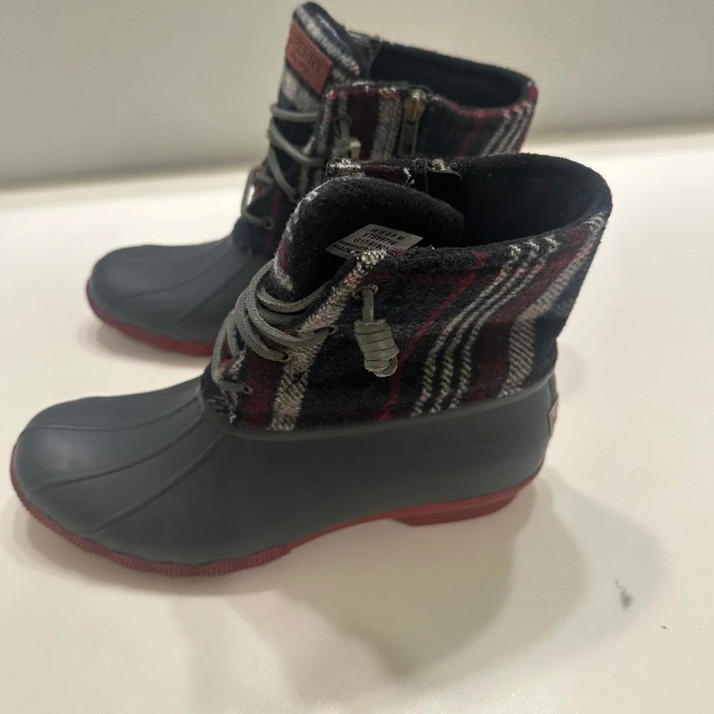 Sperry Saltwater Duck Boots Womens 8.5 Navy Red Plaid Waterproof STS99716